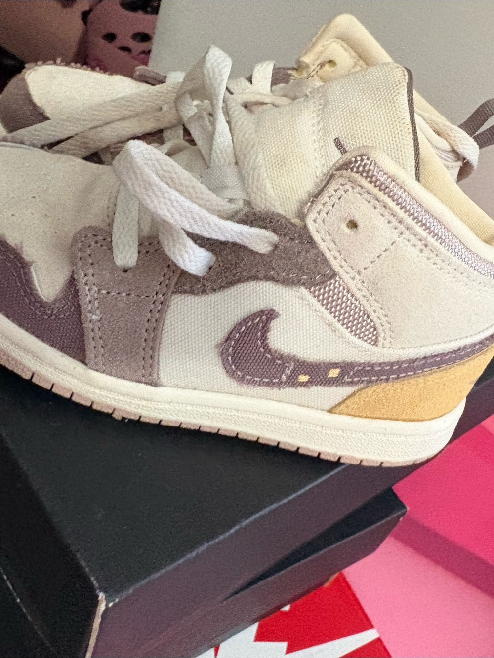 Nike Kids Beige, Taupe & Mustard Low-Top Sneakers